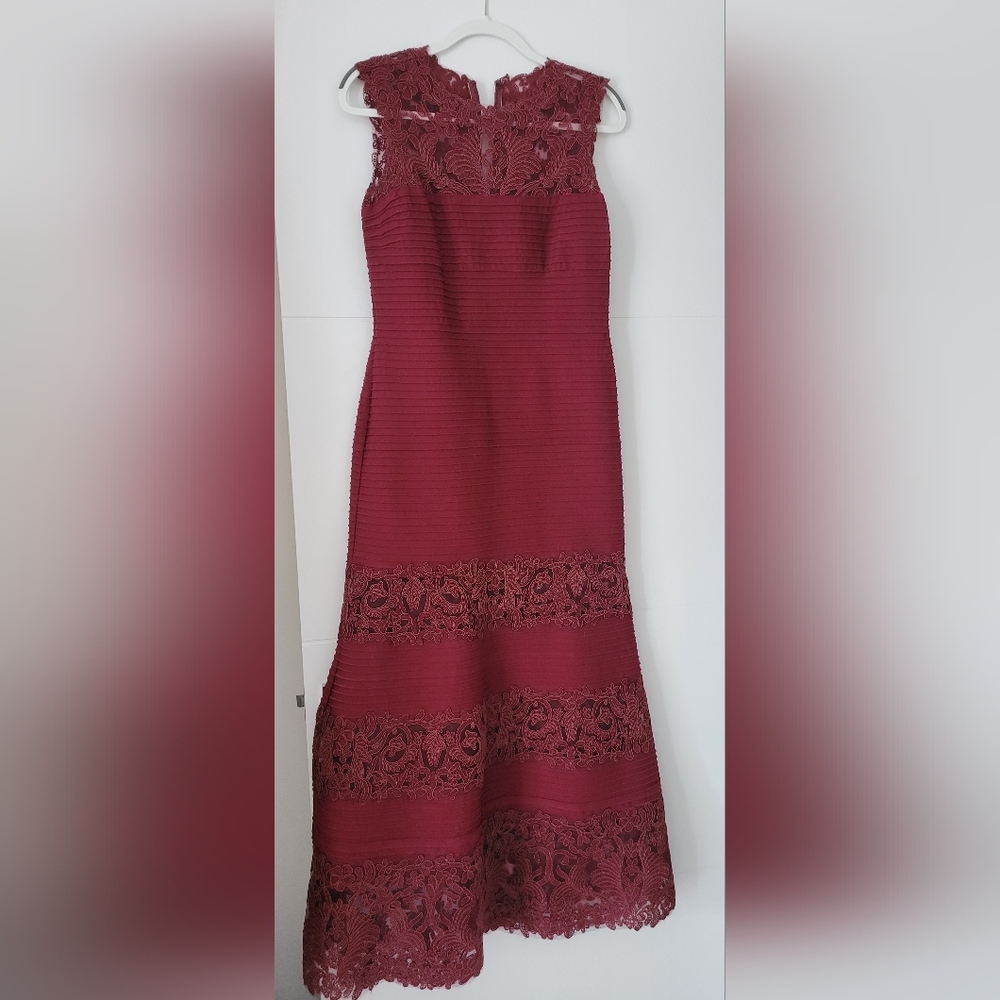 Elaborate by a prestigious designer, therefore the size and fabric are tailored.